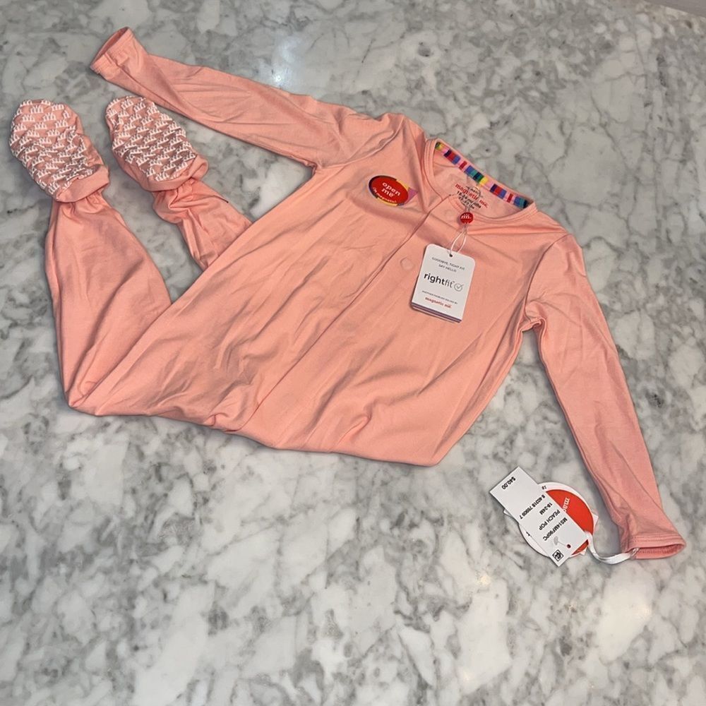 NWT MAGNETIC ME RIGHT FIT “PEACH POP” FOOTIE